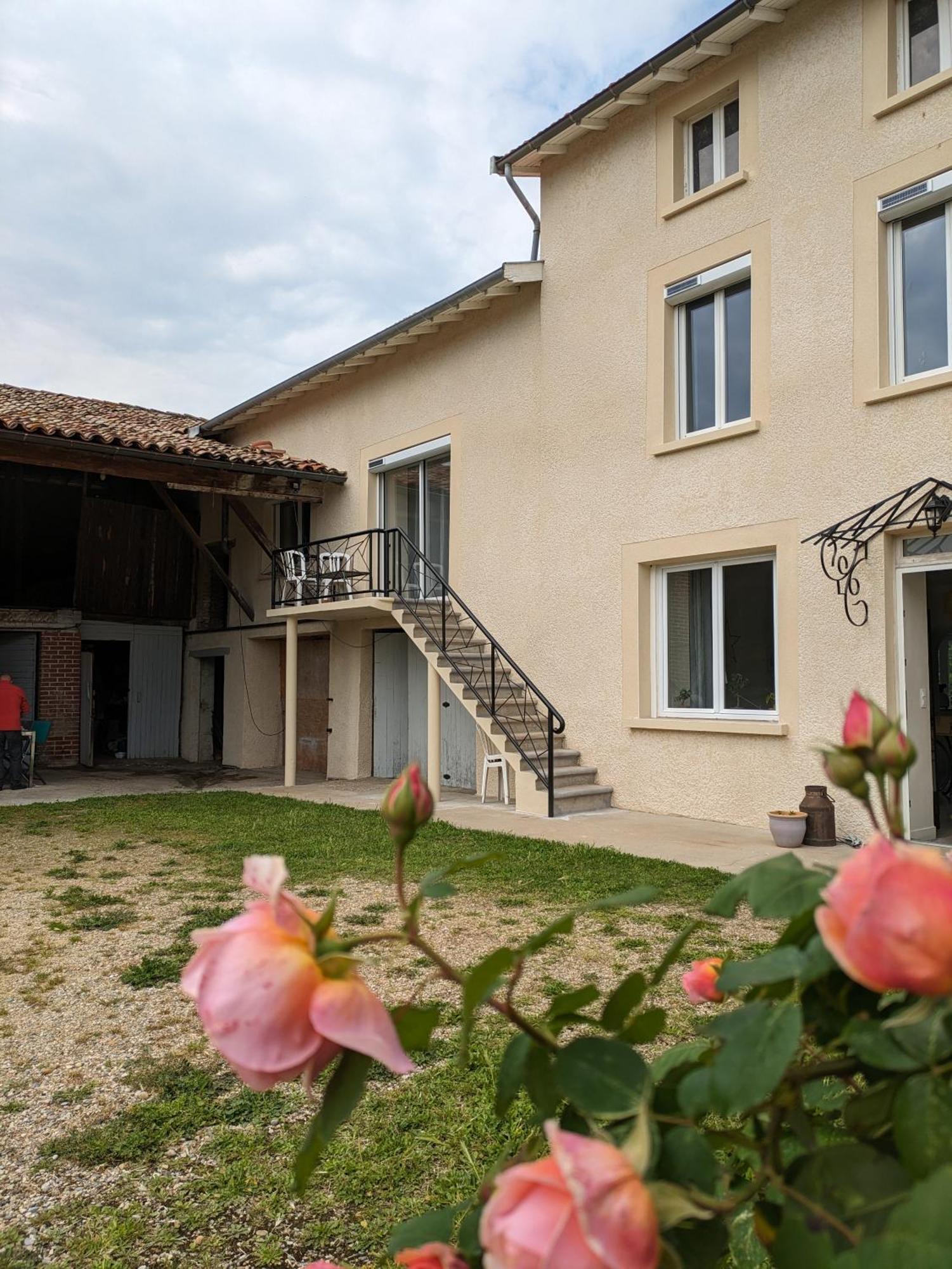 Comme A La Maison Clonas-sur-Vareze Exterior foto